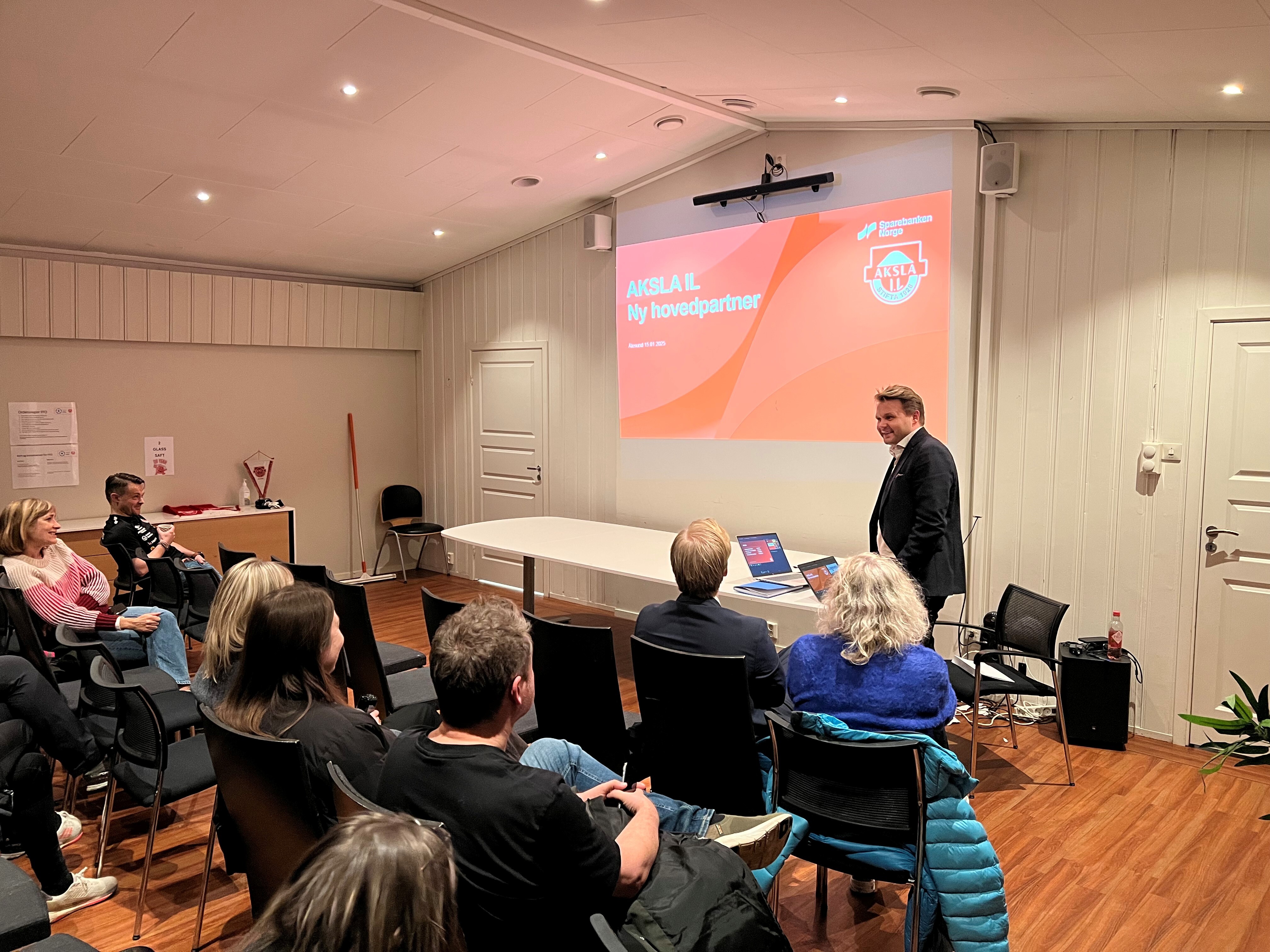 Ny sponsor, nytt verktøy, nye drakter og nytt ansikt